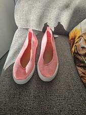 Ladies Canvas style Slip On