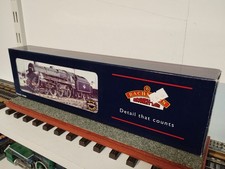 Bachmann (OO) 32-501 BR Standard Class 5MT 73158 L/Crest with BR1B Tender.