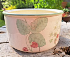 Wedgwood "Raspberry Cane" Design 18.5cm Diameter (7.3 Inch) Oven Dish/ Planter 