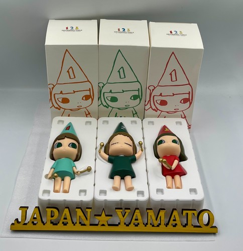Set yoshitomo nara figure - of,