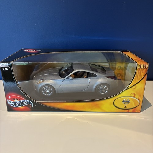 Hot wheels scale diecast - hot, 1/18
