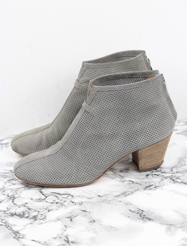 Aquatalia russell bromley - &,