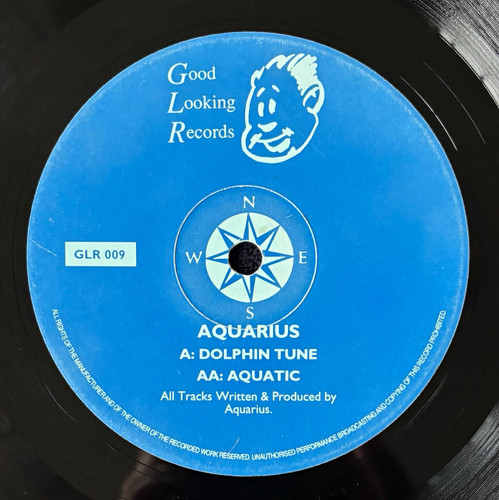Aquarius dolphin - (photek),