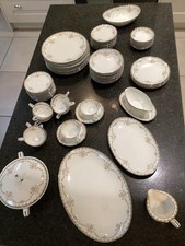 Noritake Garland Dinner Service with Serving Dishes 67 Pieces Great Condition