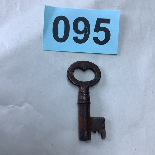 Rusty vintage antique padlock - /antique,