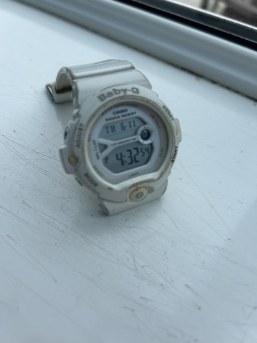 Baby white casio watch shock - baby-g,