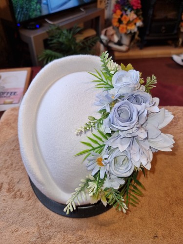 Ladies hat for - for, mother