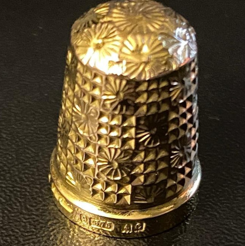 10ct gold thimble 98g - 10ct, 3.98g,
