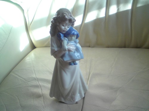 Nao lladro figure - nao,