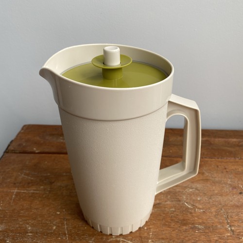1980s tupperware pitcher 1qt - 1980s,