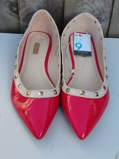Ladies Red Ballet Pumps, Gold