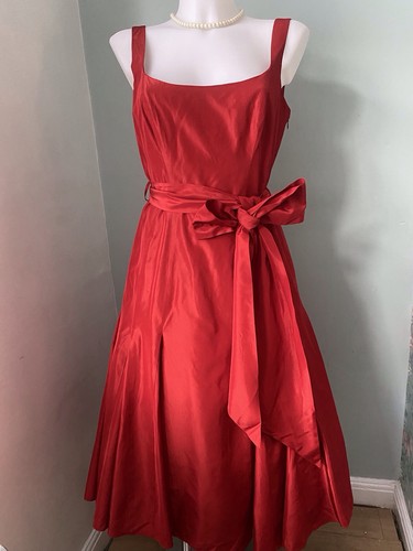 Debut red scoop neck swing - neck,