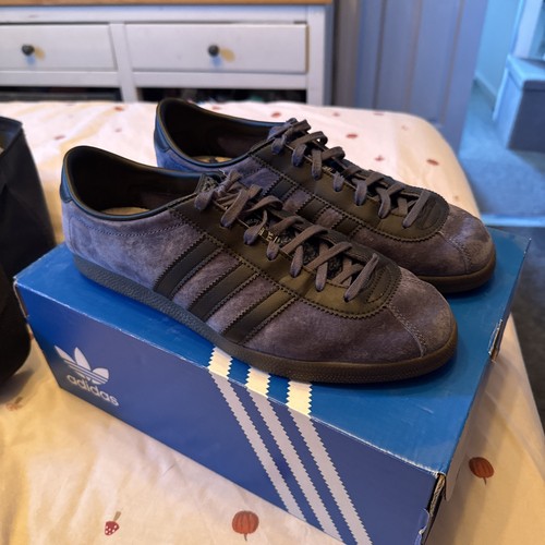 Adidas london blue black - adidas, london.