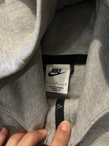 Grey nike tech fleece large - grey,