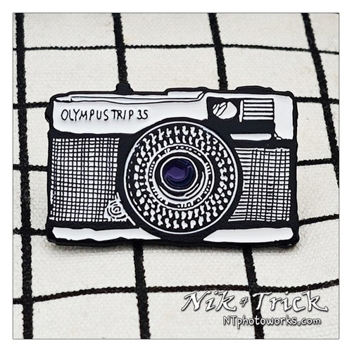 Olympus trip enamel pin - 35,