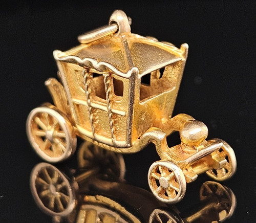 Gold horse drawn - 9k, coach