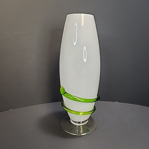 White green swirl milk - swirl,
