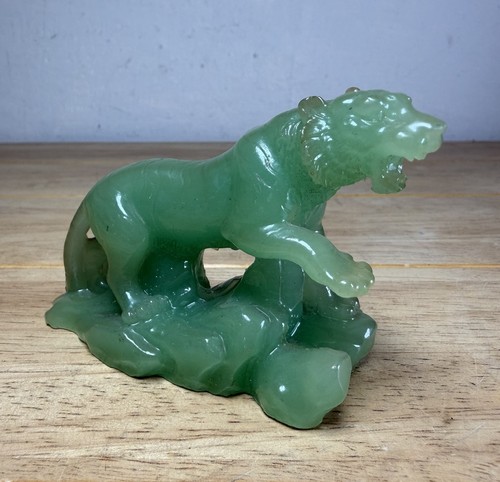 Faux jade green tiger - jade, figurine
