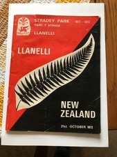 Llanelli v New Zealand 1972 programme. 9-3 game. Rare and collectsble