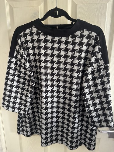 Women next dog - women’s, 3/4