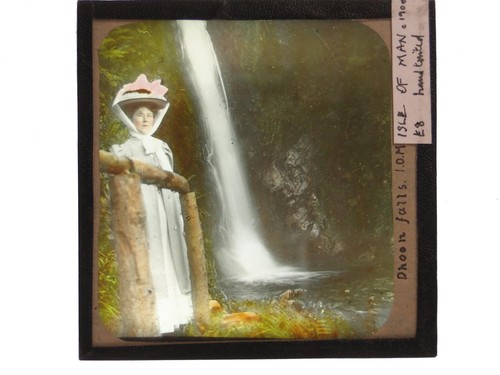 Dhoon falls isle - falls, man