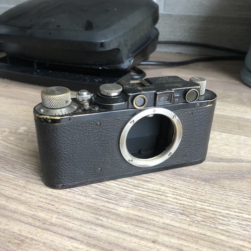 1932 leica black - ii, paint