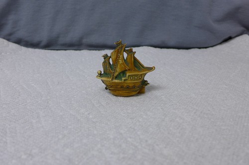 Sewing vintage figural - vintage,