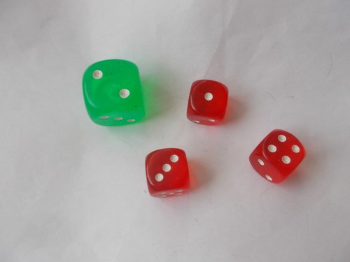 Dice large green plus 3 - ,
