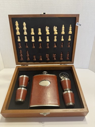 Wooden chess set hip flask - wooden,
