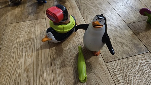 Penguin madagascar happy - penguin,