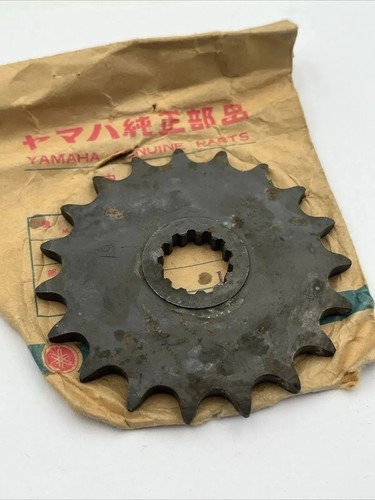 Yamaha td2 tz250 drivesprocket - yamaha,