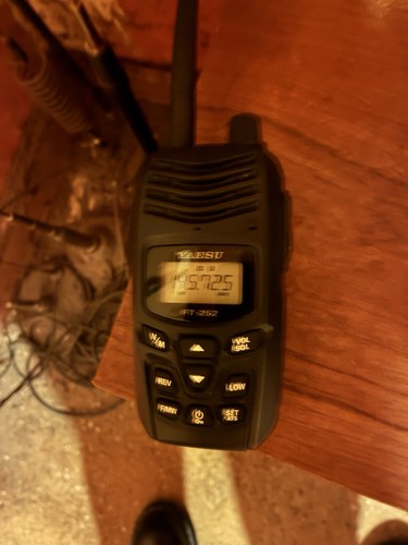 Yaesu 252r - yaesu, ft-252r