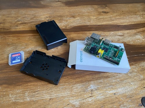 Raspberry model 2011 32gb - model,