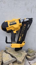 DeWalt DCN693 18v Nailgun