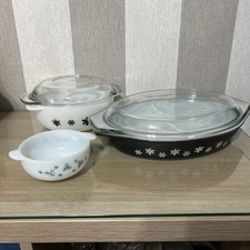 JAJ Pyrex Vintage White Black