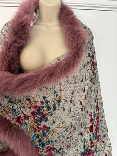 Beautiful fur trimmed - fur, trimmed,