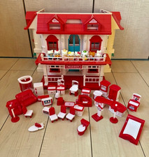 Hello Kitty Dollhouse