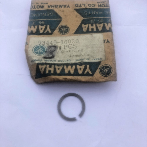 Yamaha gearbox circlip - yamaha,
