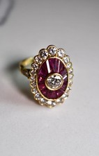 A Vintage 18ct Yellow Gold Art