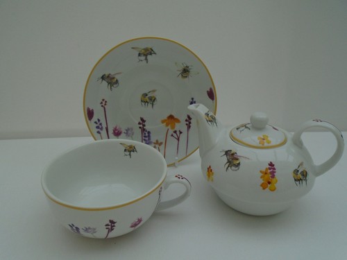 Lesser pavey busy bee teapot - pavey,
