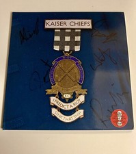 Kaiser Chiefs -  I Predictor A Riot 7” Vinyl Signed Autographed (2)