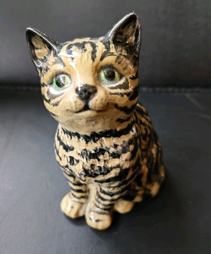 Beswick cat kitten - -,