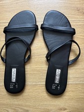 Primark Basic Black Straps