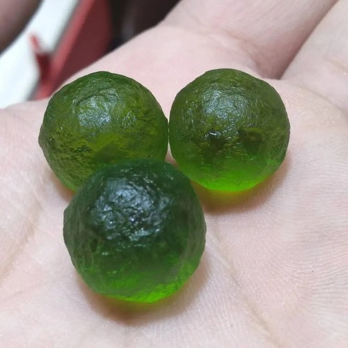 Natural moldavite 20mm sphere - moldavite,