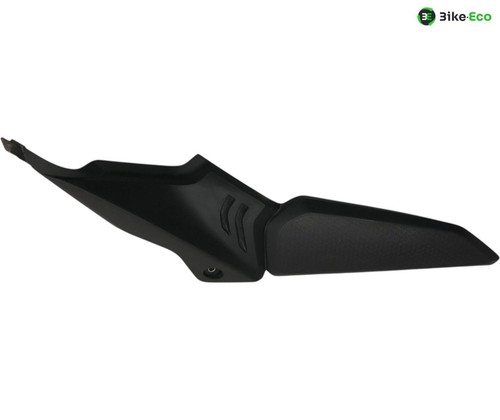 Fairing cover under right