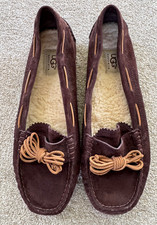 FAB UGG BROWN & TAN SUEDE SLIP ON FAUX FUR LINED LOAFERS - SIZE 6.5!!
