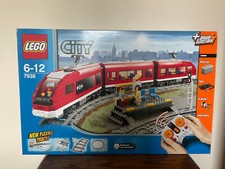Lego City Passenger Train - Set 7938 - 100% complete