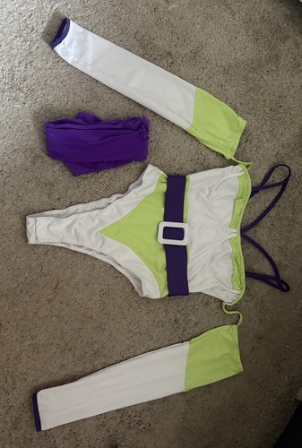Buzz light year - light,