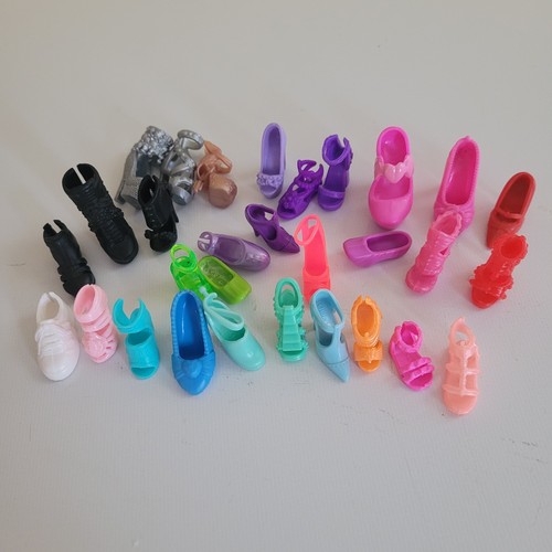 Barbie and mixed plastic dolls - and,