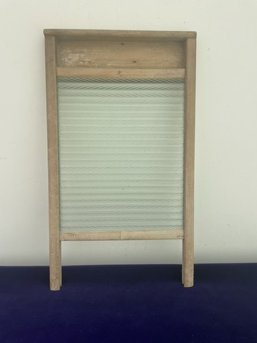 Vintage wooden and ribbed - wooden,